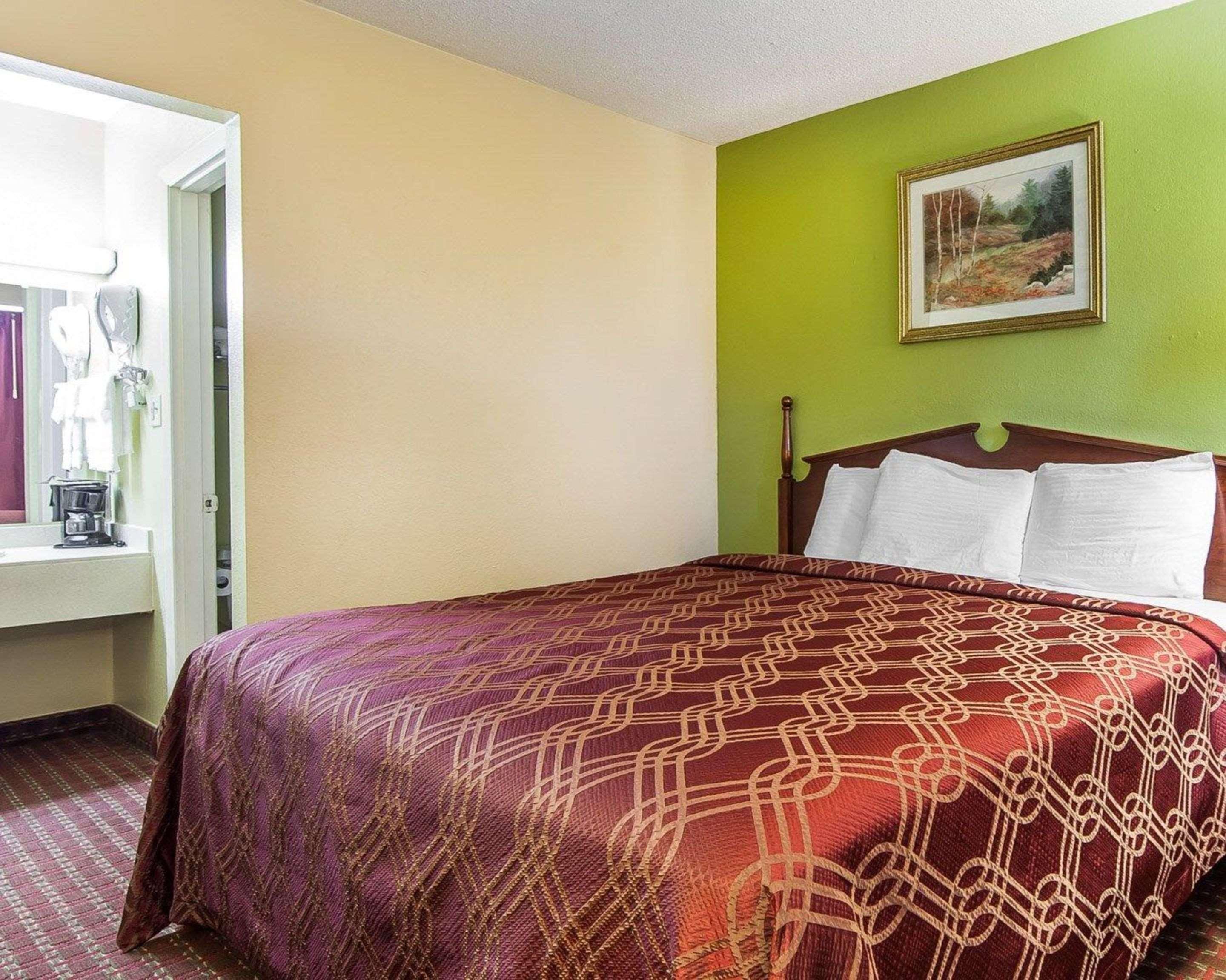Econo Lodge Cleveland Exterior photo