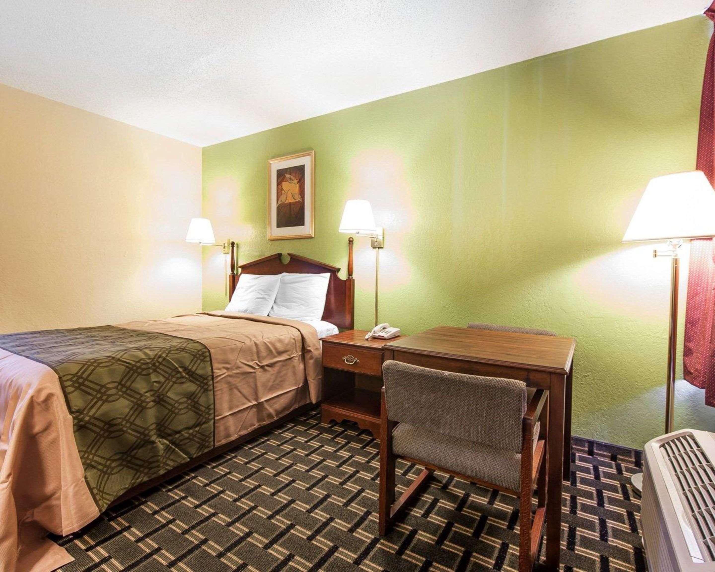 Econo Lodge Cleveland Exterior photo