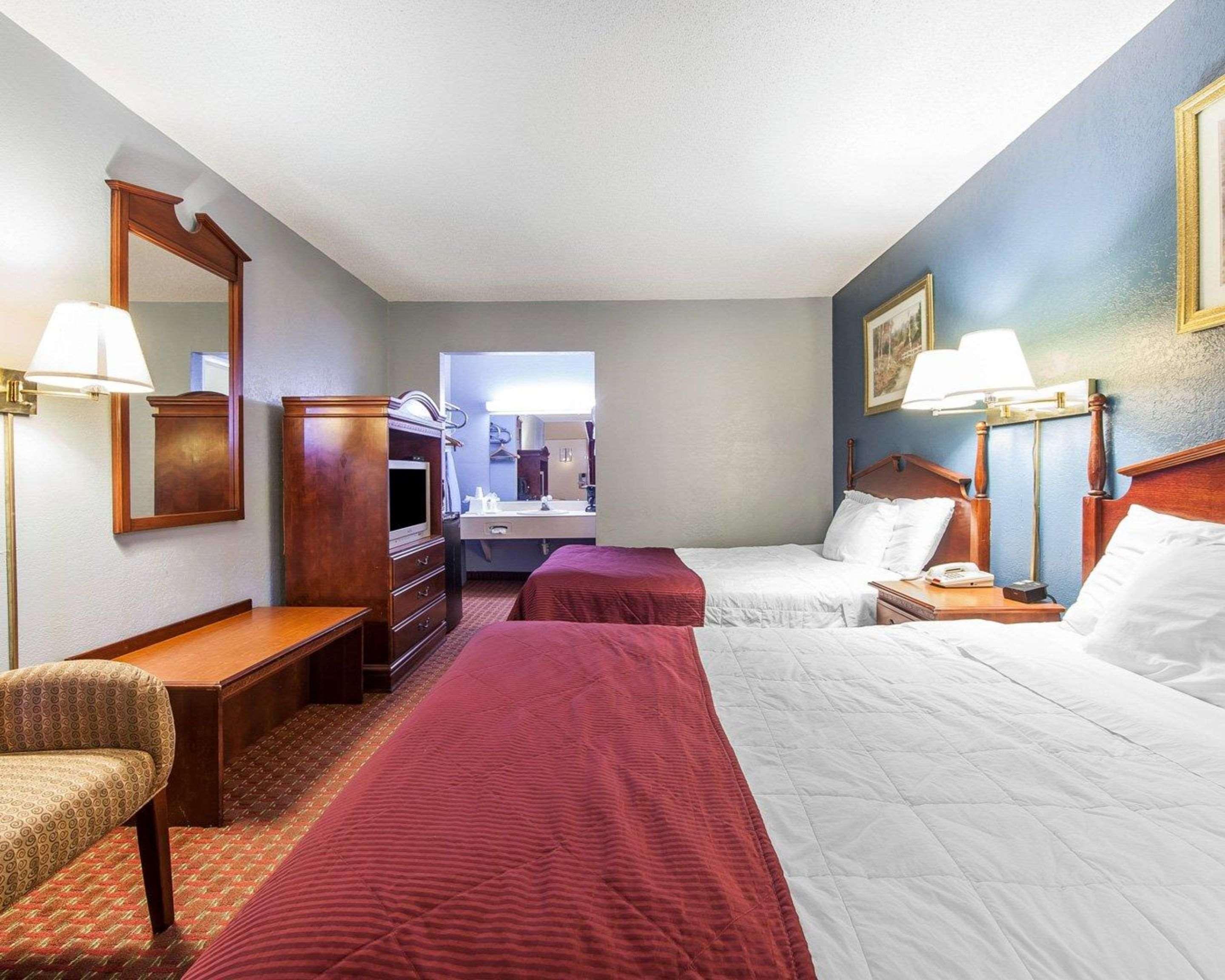 Econo Lodge Cleveland Exterior photo