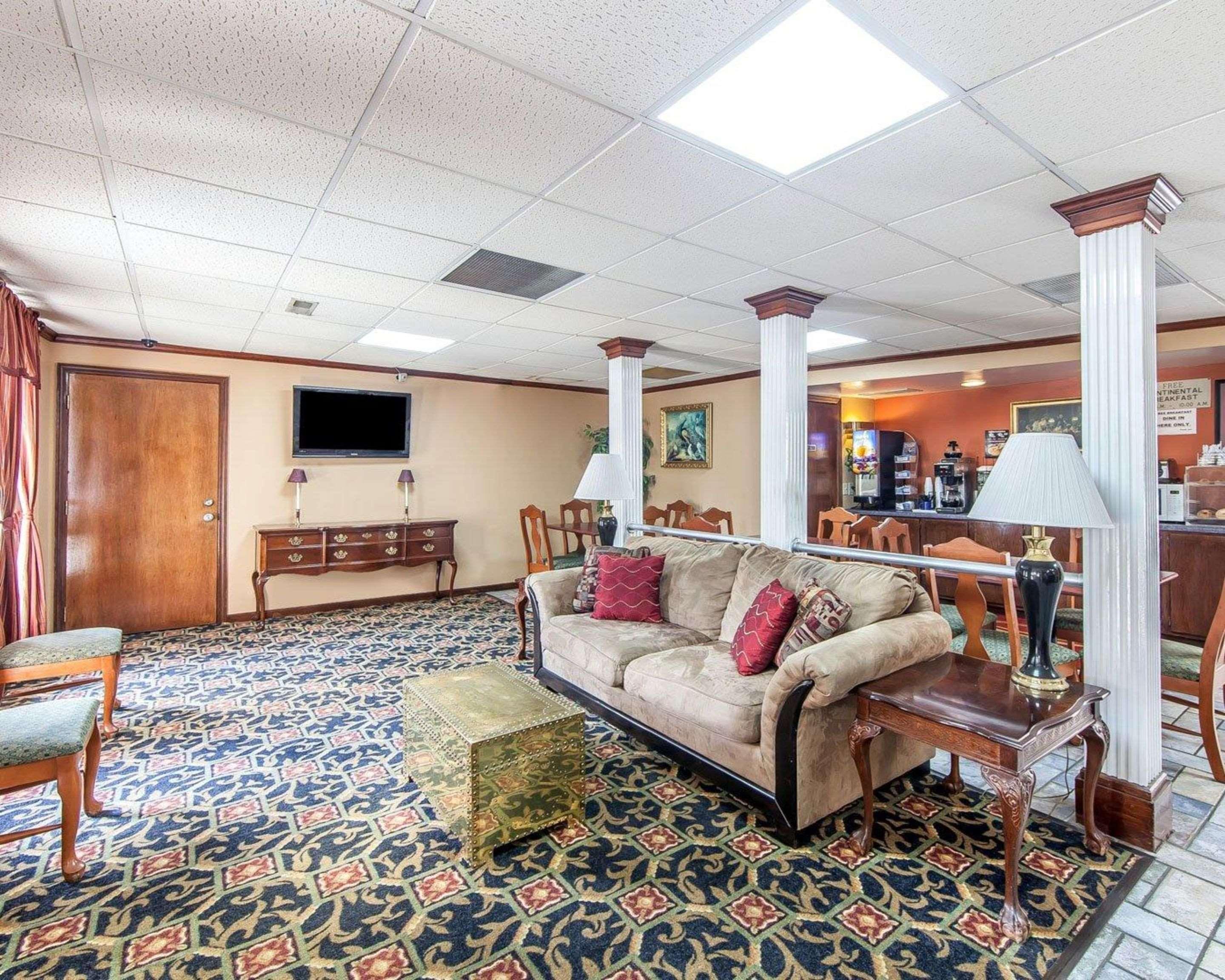 Econo Lodge Cleveland Exterior photo
